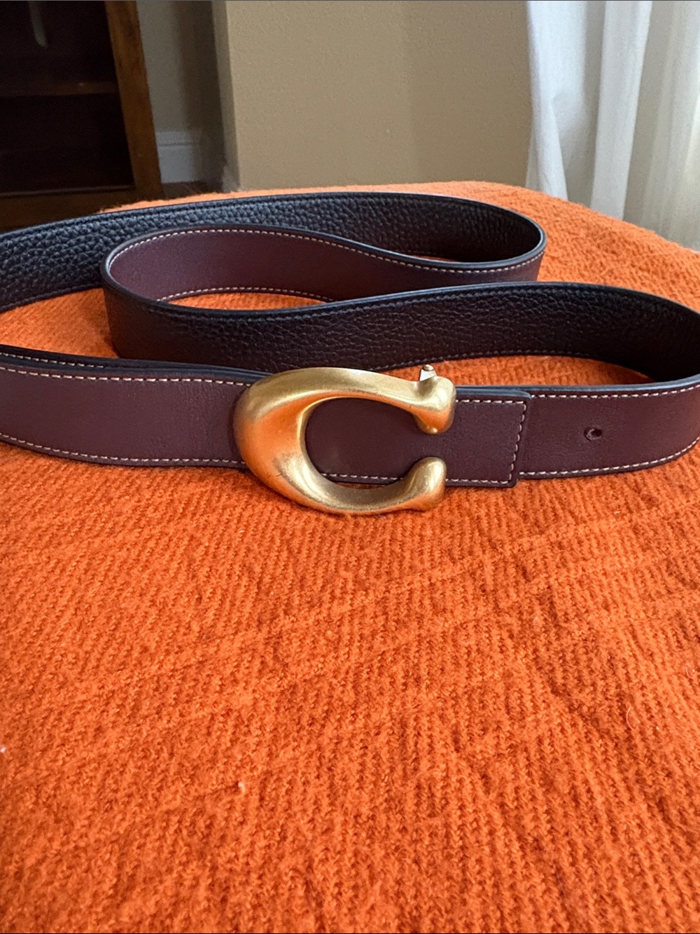 Coach Sculpted C buckle reversible - Picture 2 of 10